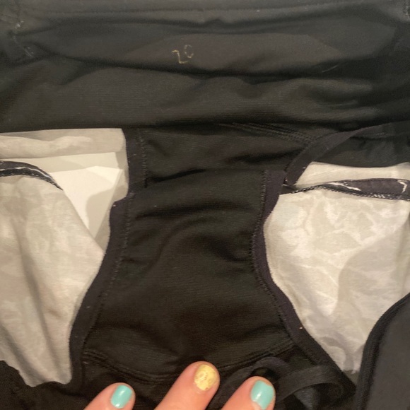 NWOT Rare lululemon jogging shorts athletic quick dry shorts size 10 black pink - Picture 10 of 10